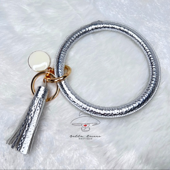 🌟 3/$20 🌟 Assorted Bangle Keychains - Picture 2 of 7